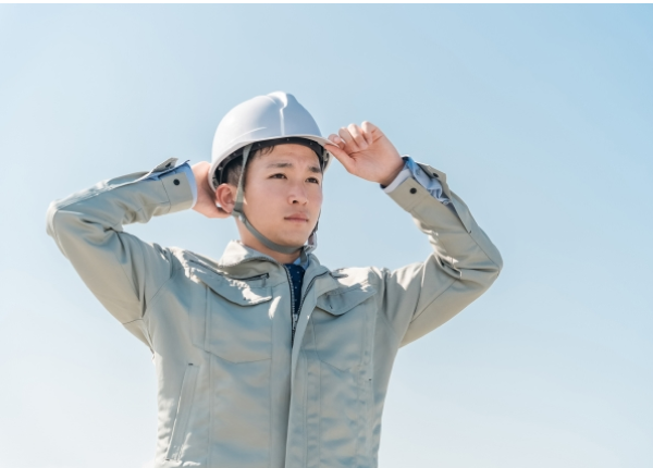 ヘルメット社員